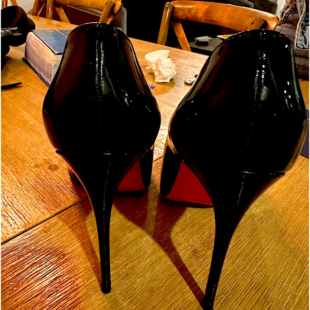Louboutin Black Patent Pumps! Current Style!